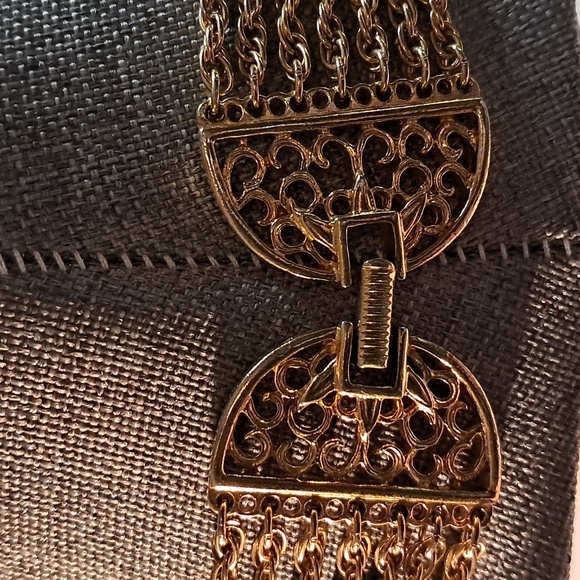 Goldette gold tone signed statement necklace - Picture 3 of 5